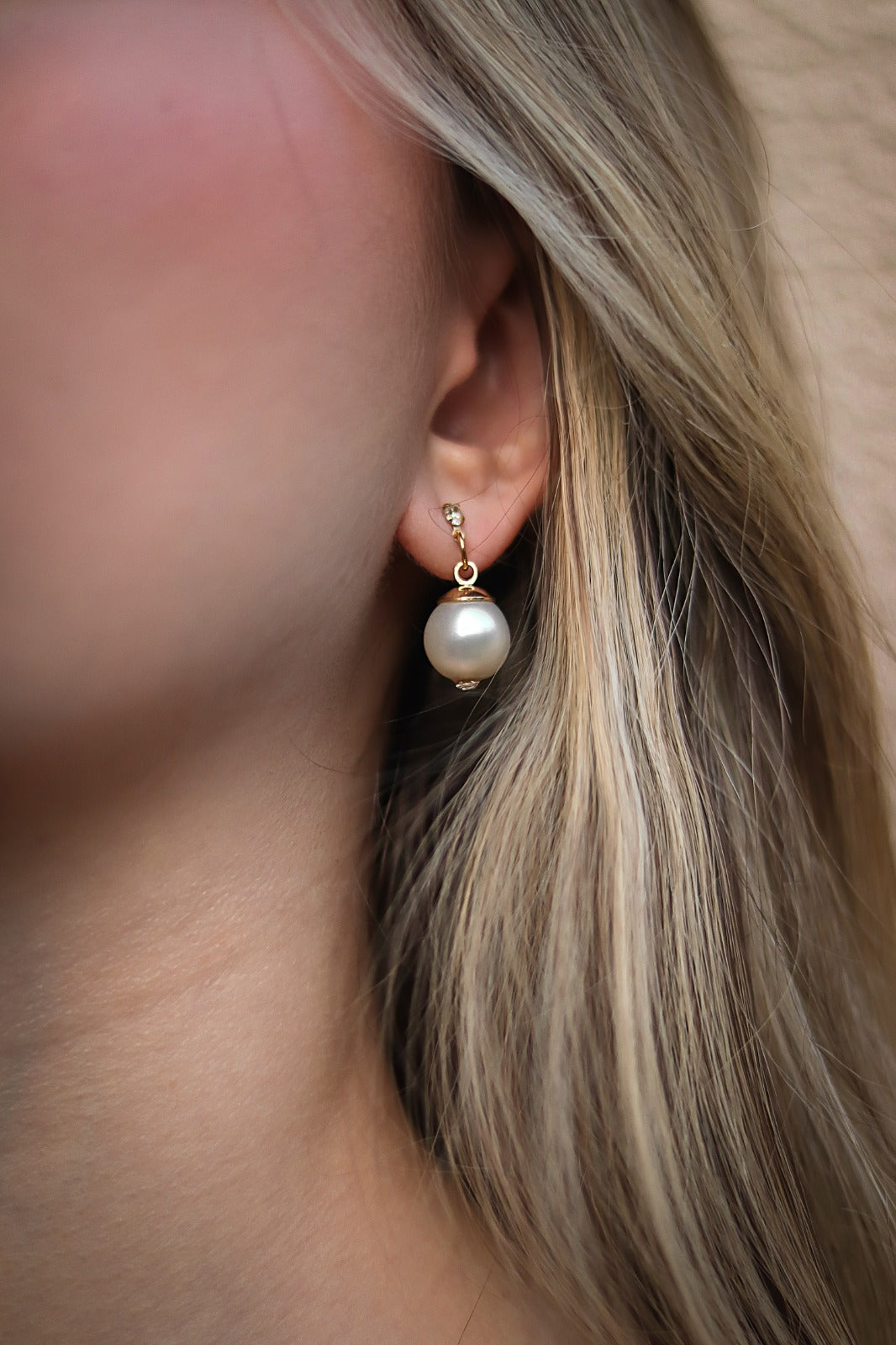 Pearl Earring