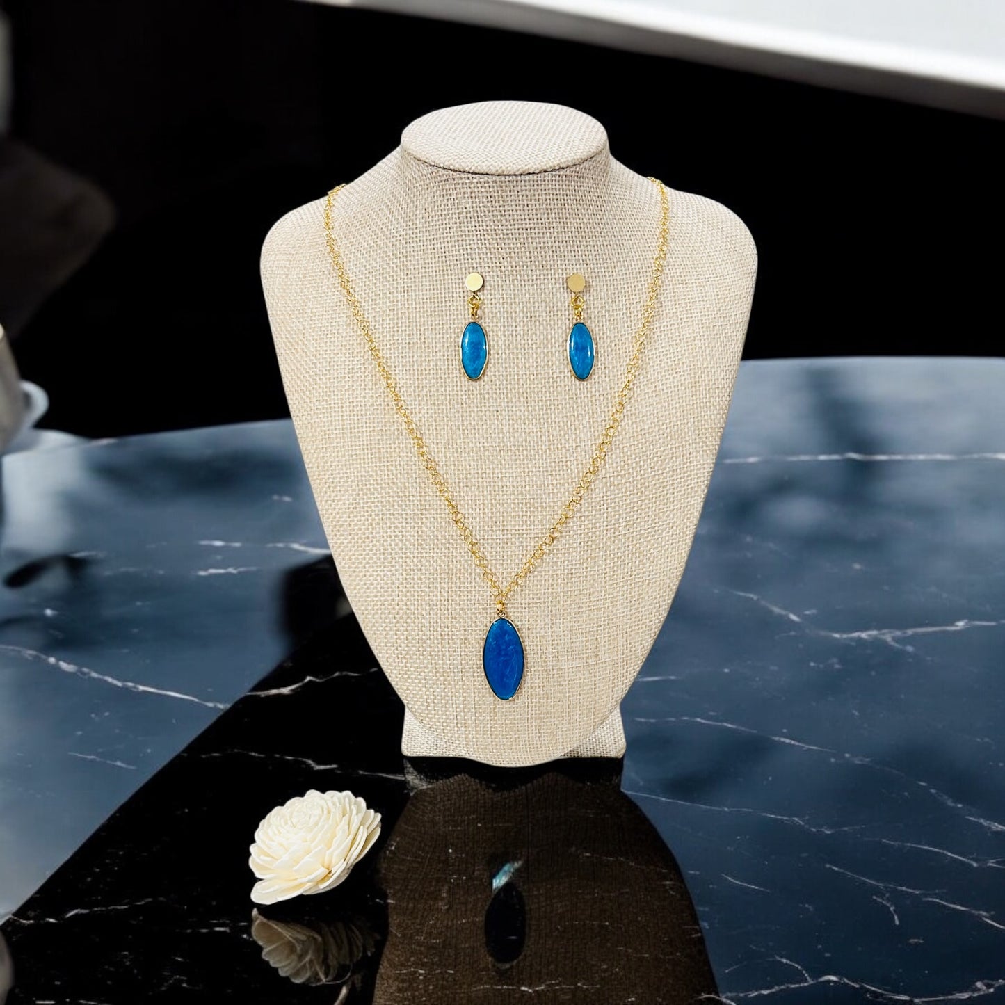 Necklace and earrings set